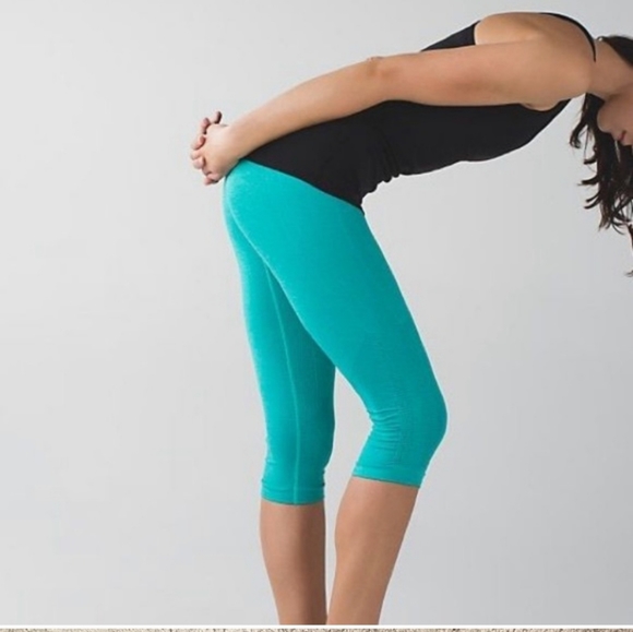 Lululemon in the flow crop  cosmic teal - Picture 3 of 7